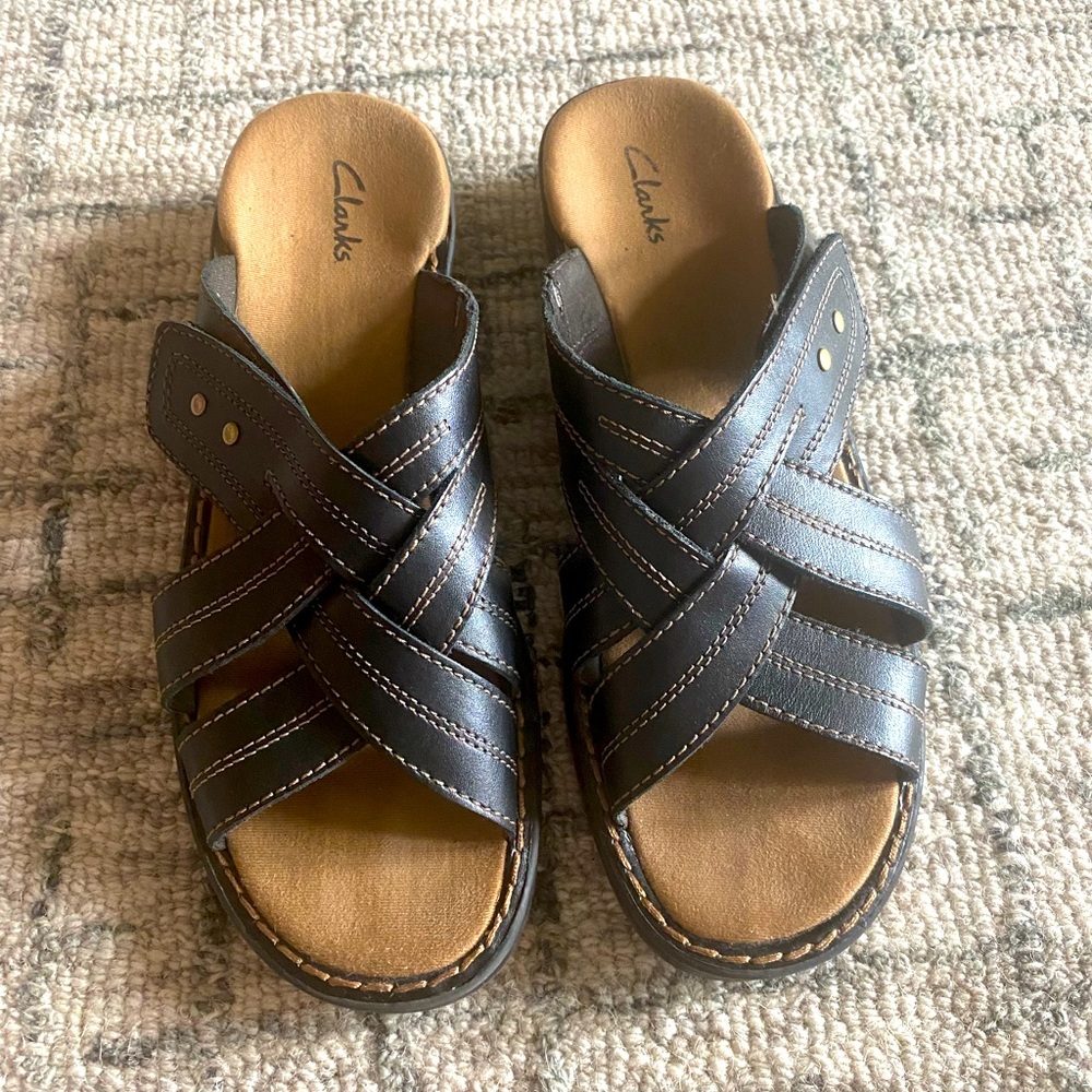 Womens Black Clark’s sandals